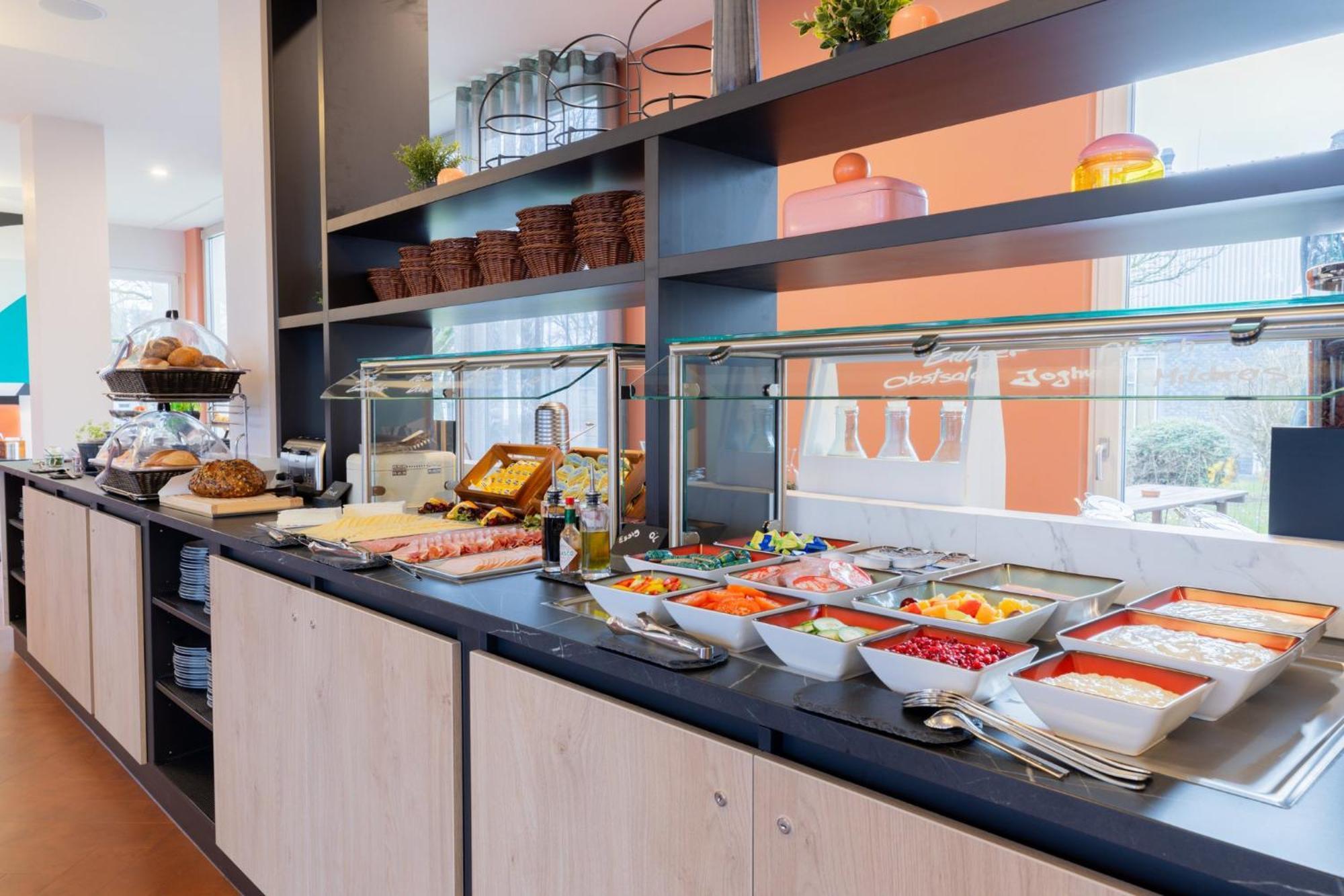 - The Niu, Blade By Ihg Hotel