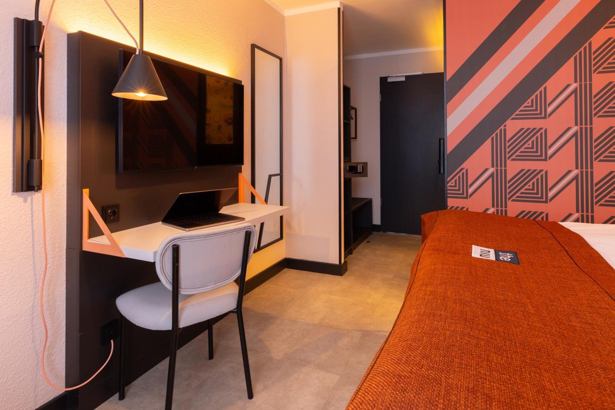 Hotel - The Niu, Blade By Ihg 4*