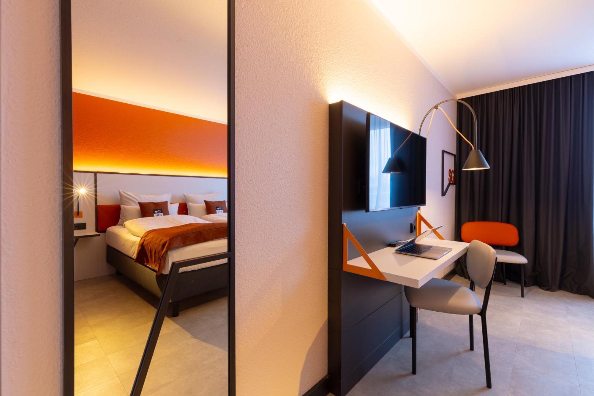 - The Niu, Blade By Ihg 4*
