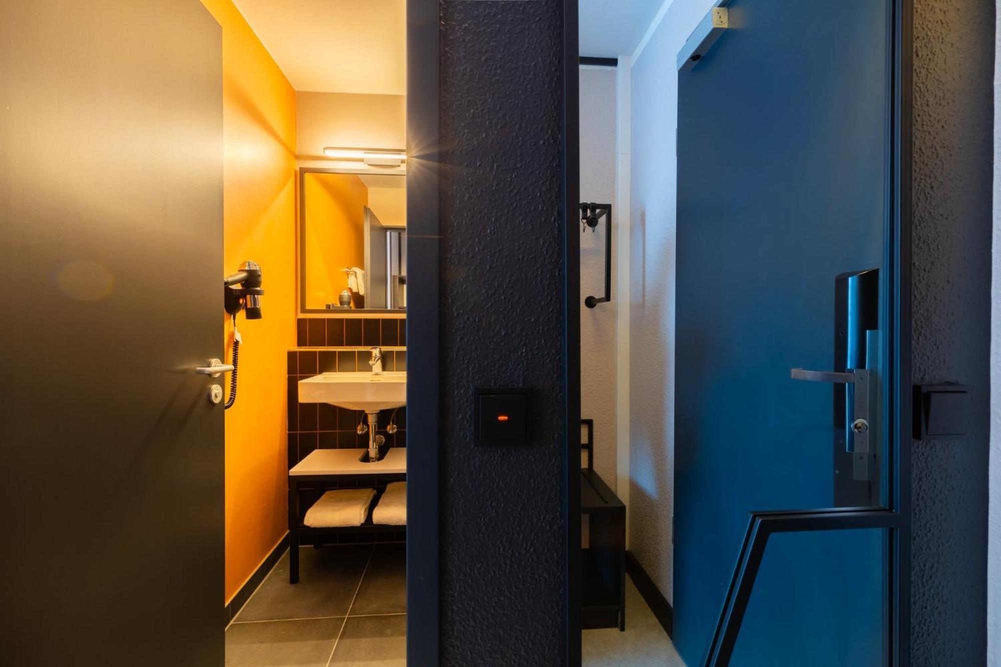 - The Niu, Blade By Ihg Solingen